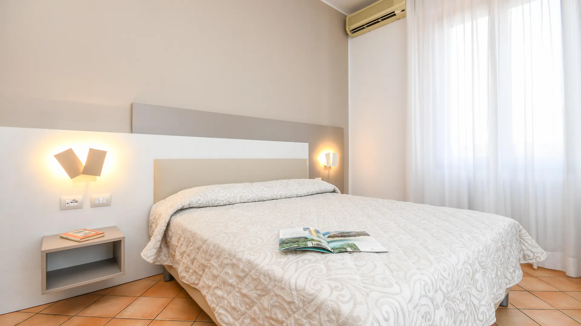 Hotel Riel Sirmione 3*,  Italy